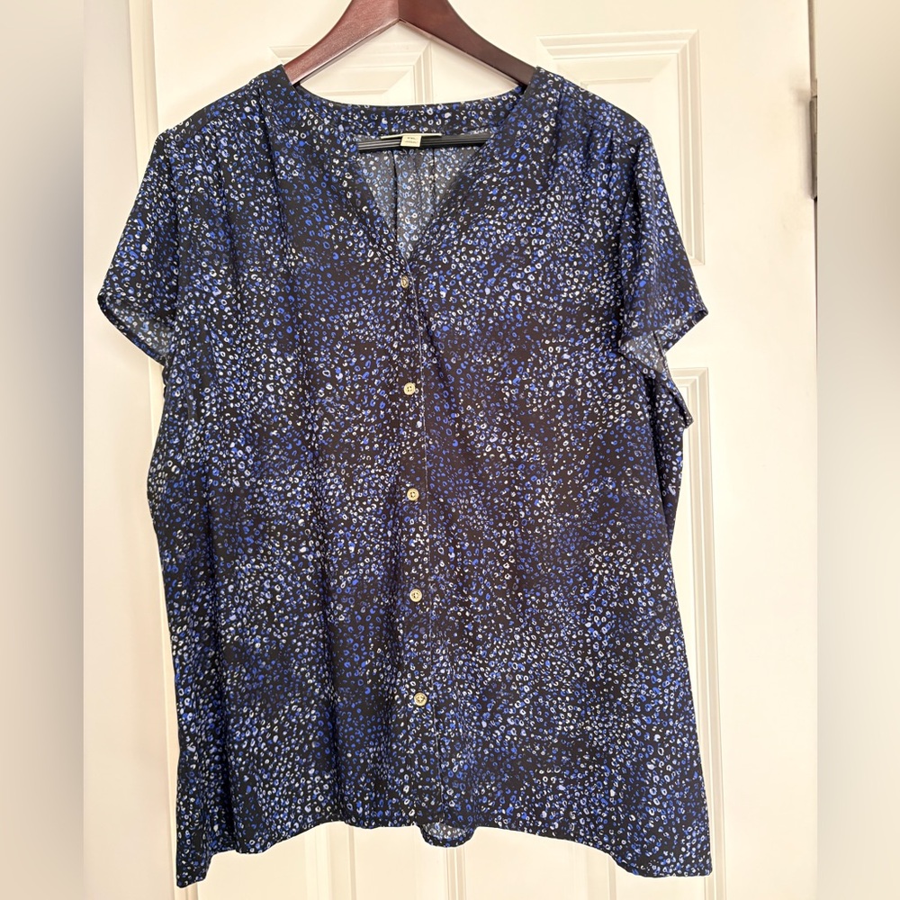 Dana Buchman Women’s Black and Blue Patterned Button Down Shirt,Size XXL